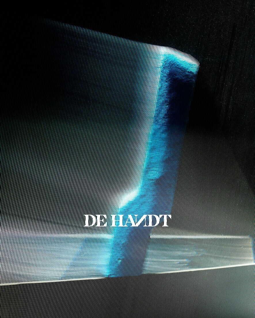 De Handt Behind The Papier Maché - © Hot Copy